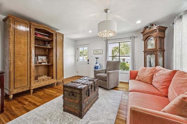 4710 Edison Street, Houston, TX 77009