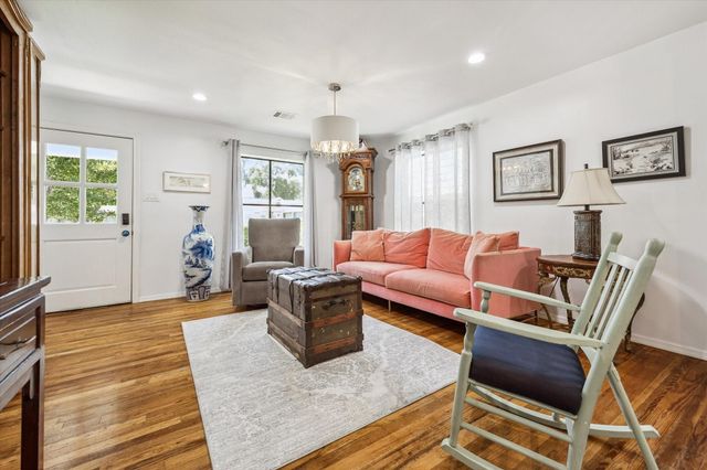 4710 Edison Street, Houston, TX 77009