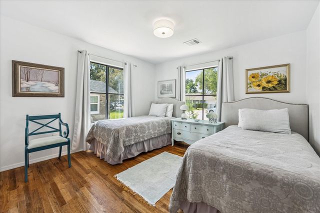 4710 Edison Street, Houston, TX 77009