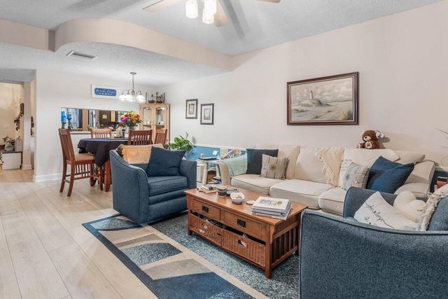 1022 Kokomo Key Lane, Delray Beach, FL 33483