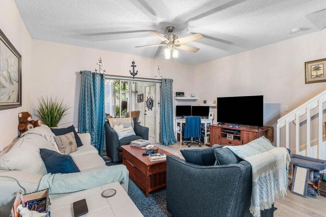 1022 Kokomo Key Lane, Delray Beach, FL 33483
