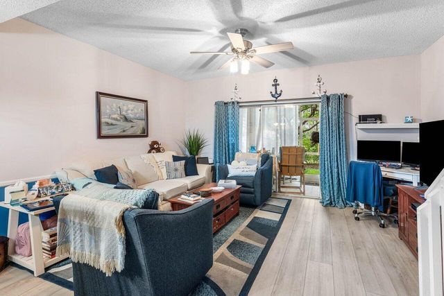 1022 Kokomo Key Lane, Delray Beach, FL 33483