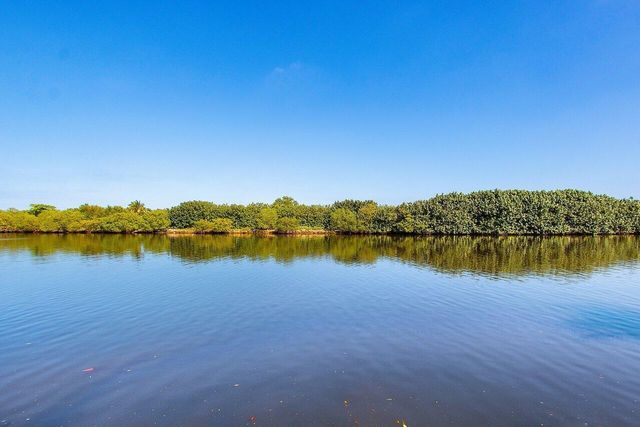 1022 Kokomo Key Lane, Delray Beach, FL 33483