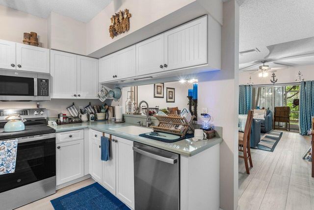 1022 Kokomo Key Lane, Delray Beach, FL 33483