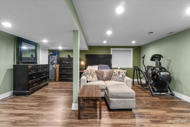 4220 Forest Avenue, Downers Grove, IL 60515