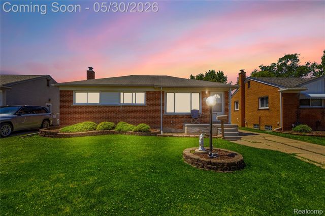 529 Cardwell Street, Garden City, MI 48135