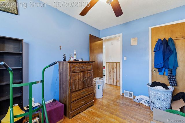 529 Cardwell Street, Garden City, MI 48135