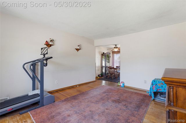 529 Cardwell Street, Garden City, MI 48135