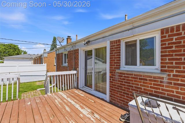 529 Cardwell Street, Garden City, MI 48135