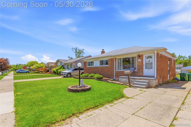 529 Cardwell Street, Garden City, MI 48135