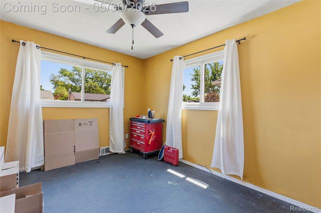 529 Cardwell Street, Garden City, MI 48135
