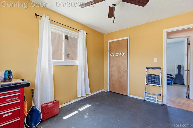 529 Cardwell Street, Garden City, MI 48135