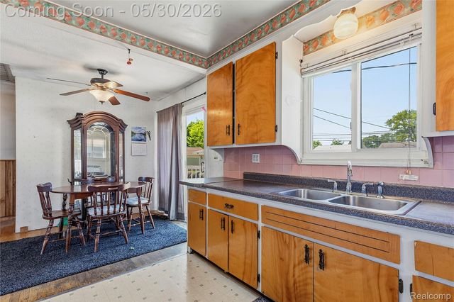 529 Cardwell Street, Garden City, MI 48135