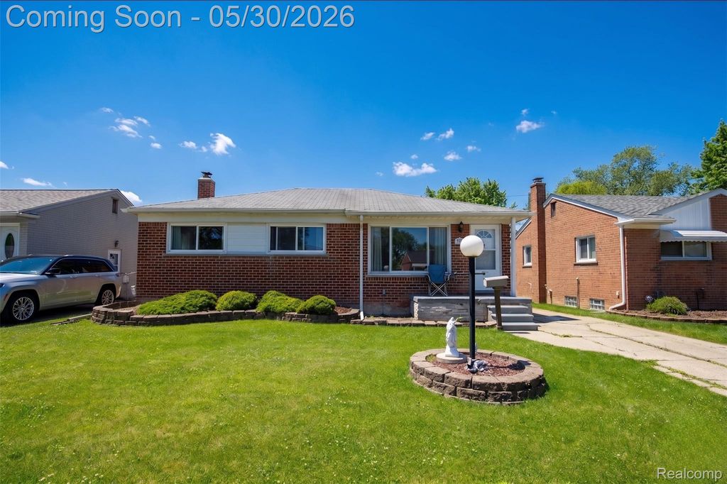529 Cardwell Street, Garden City, MI 48135