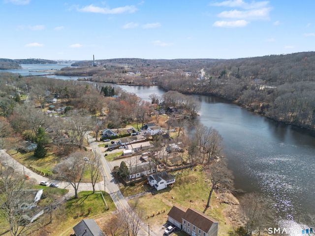 95 Kitemaug Road, Montville, CT 06382