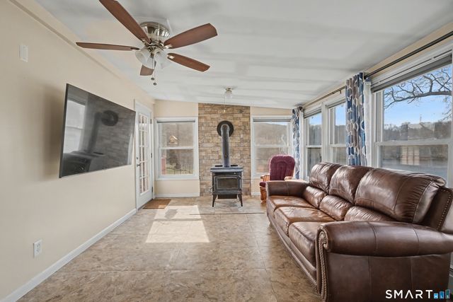 95 Kitemaug Road, Montville, CT 06382