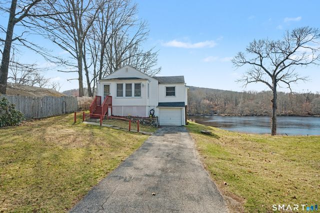 95 Kitemaug Road, Montville, CT 06382