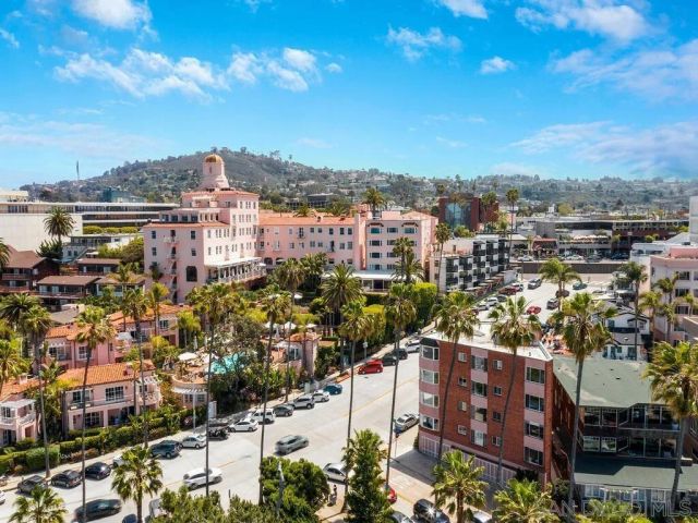8040 Girard Avenue 5, La Jolla, CA 92037