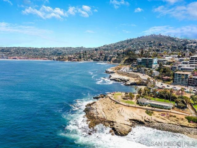 8040 Girard Avenue 5, La Jolla, CA 92037