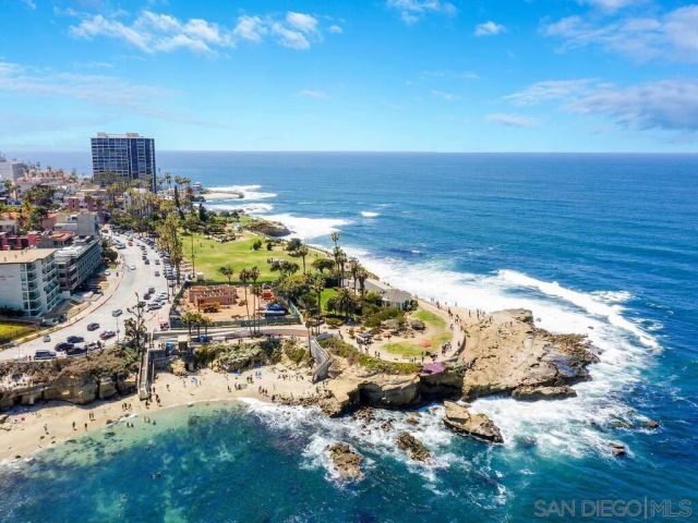 8040 Girard Avenue 5, La Jolla, CA 92037