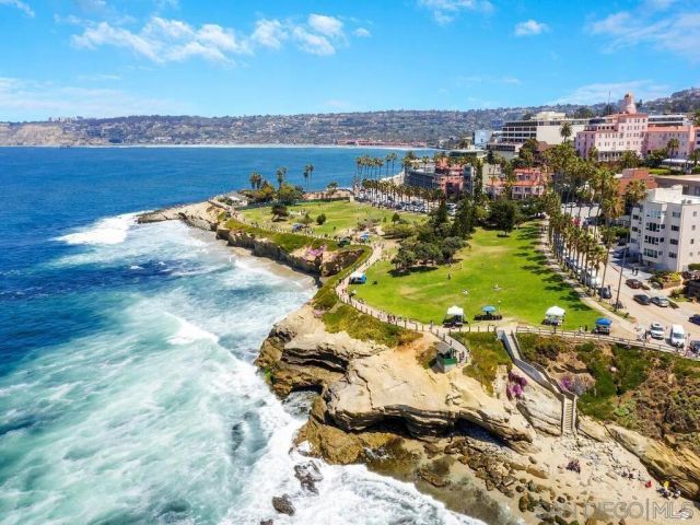 8040 Girard Avenue 5, La Jolla, CA 92037