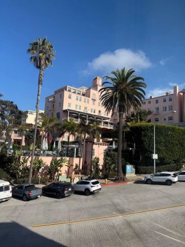 8040 Girard Avenue 5, La Jolla, CA 92037
