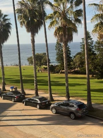 8040 Girard Avenue 5, La Jolla, CA 92037