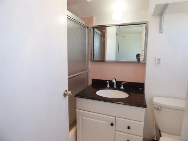 8040 Girard Avenue 5, La Jolla, CA 92037