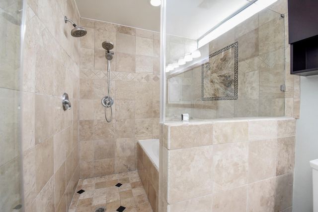 831 Saulnier Street, Houston, TX 77019