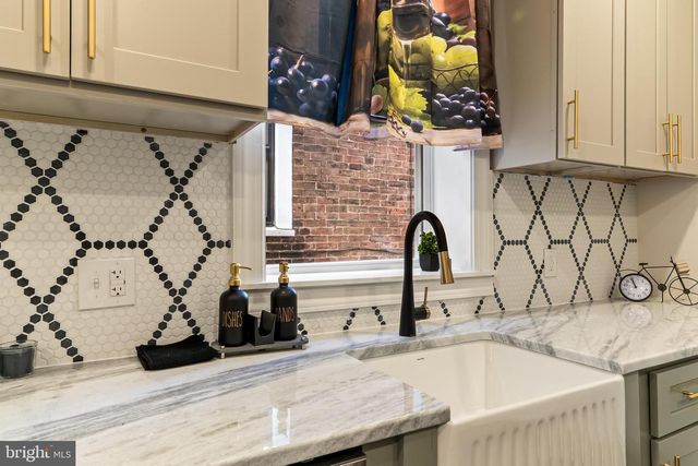 4707 SANSOM ST, Philadelphia, PA 19139