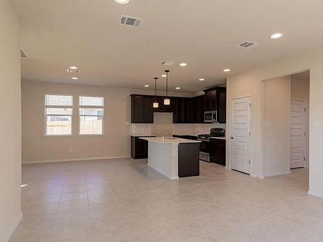 229 Gray Wolf DR, San Marcos, TX 78666