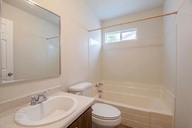 15810 Mckinley Ave, Lathrop, CA 95330