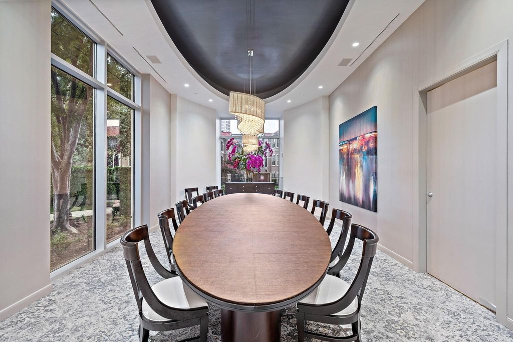 Image 40 of property listing at 3333 Allen Parkway 2006, Houston, TX 77019