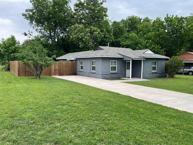 401 S Mcentire Court, White Settlement, TX 76108