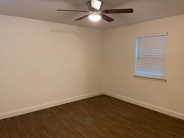 401 S Mcentire Court, White Settlement, TX 76108