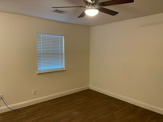 401 S Mcentire Court, White Settlement, TX 76108