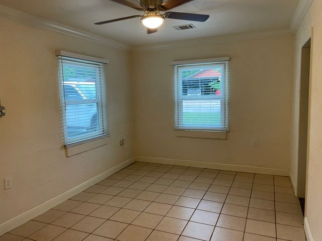 401 S Mcentire Court, White Settlement, TX 76108