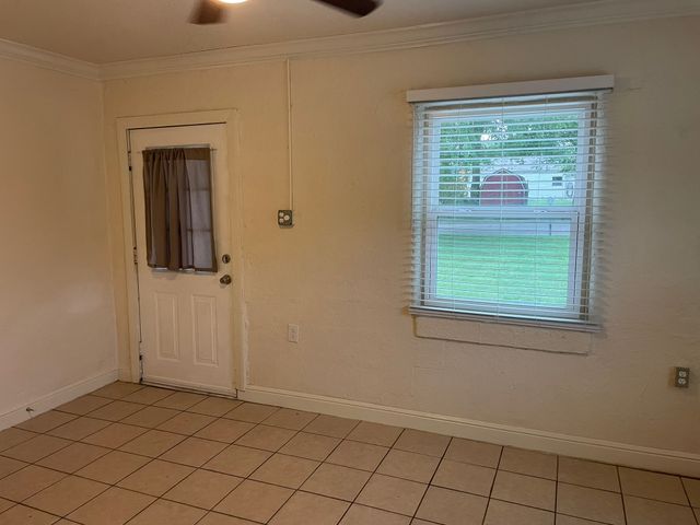 401 S Mcentire Court, White Settlement, TX 76108