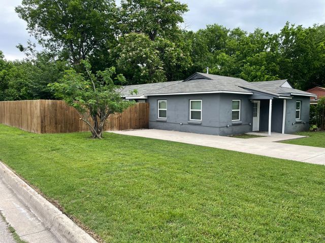 401 S Mcentire Court, White Settlement, TX 76108