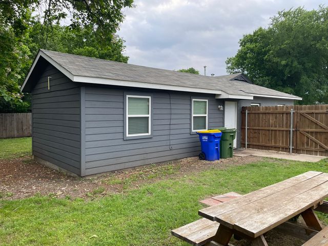 401 S Mcentire Court, White Settlement, TX 76108