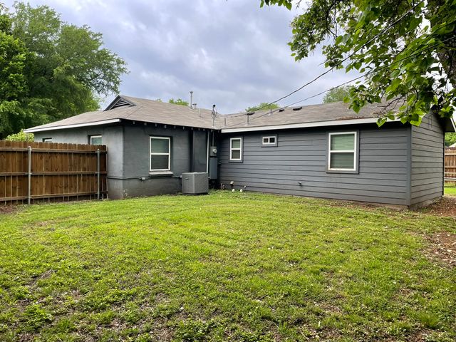 401 S Mcentire Court, White Settlement, TX 76108