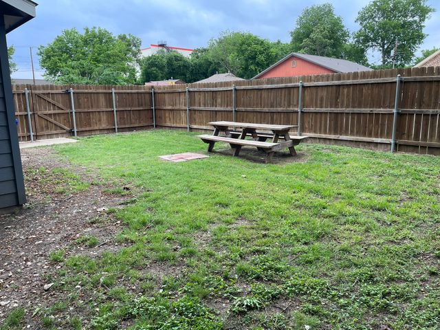 401 S Mcentire Court, White Settlement, TX 76108