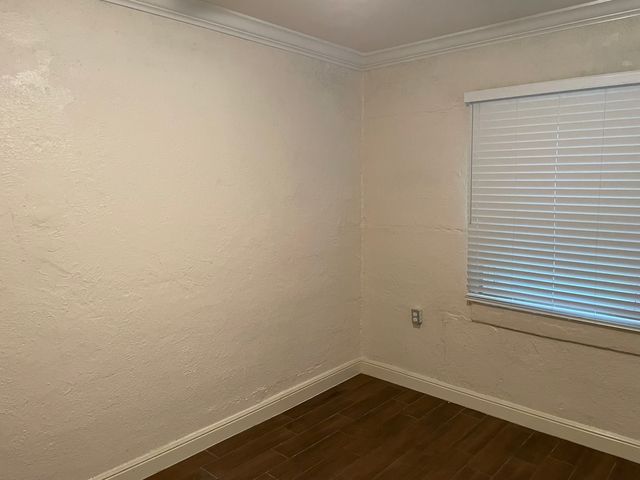 401 S Mcentire Court, White Settlement, TX 76108