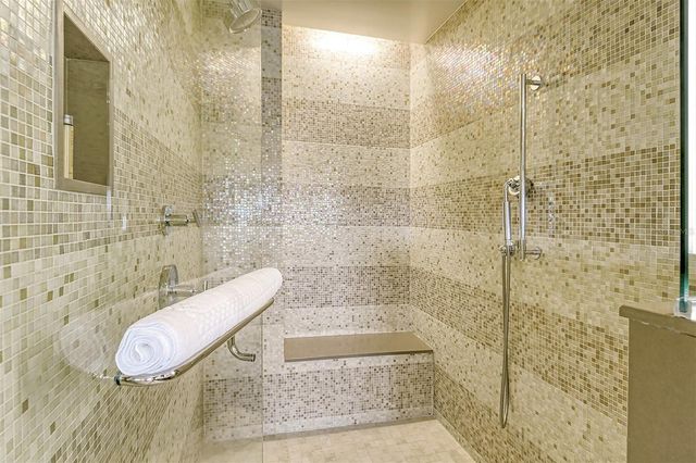 915 SEASIDE DRIVE 312, Weeks 16-17, Sarasota, FL 34242