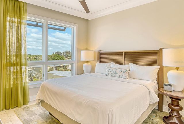 915 SEASIDE DRIVE 312, Weeks 16-17, Sarasota, FL 34242