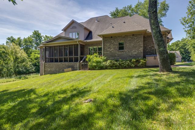 8231 Glover Dr, Brentwood, TN 37027