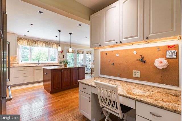 1020 ROSEWOOD DR, Blue Bell, PA 19422