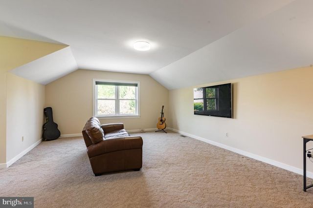 1020 ROSEWOOD DR, Blue Bell, PA 19422