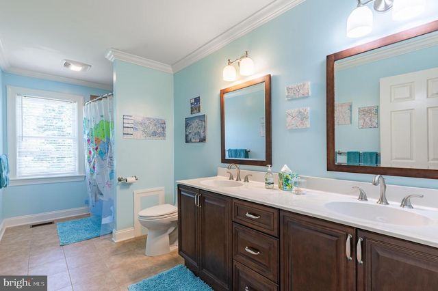 1020 ROSEWOOD DR, Blue Bell, PA 19422
