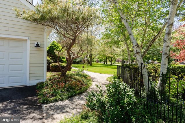 1020 ROSEWOOD DR, Blue Bell, PA 19422